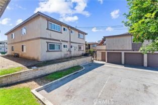 Residential Income, 17431 Koledo ln, Huntington Beach, CA 92647 - 5