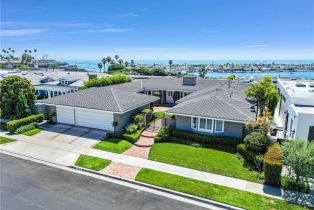 Single Family Residence, 2015 Tahuna, Corona Del Mar, CA 92625 - 2