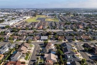 Single Family Residence, 16401 Serenade ln, Huntington Beach, CA 92647 - 33