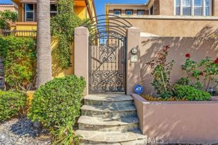 Single Family Residence, 316 Goldenwest St, Huntington Beach, CA  Huntington Beach, CA 92648