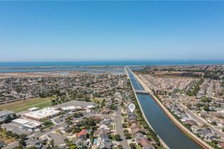 Single Family Residence, 17307 Apel ln, Huntington Beach, CA 92649 - 16