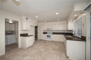 Condominium, 1407 Camelot dr, Corona, CA 92882 - 11