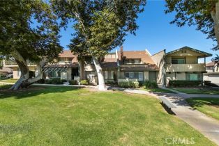 Condominium, 1407 Camelot dr, Corona, CA 92882 - 2