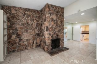 Condominium, 1407 Camelot dr, Corona, CA 92882 - 7