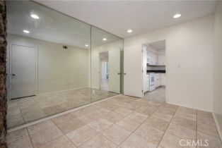 Condominium, 1407 Camelot dr, Corona, CA 92882 - 8