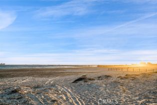 Single Family Residence, 117 Surfside ave, Seal Beach, CA 90743 - 29