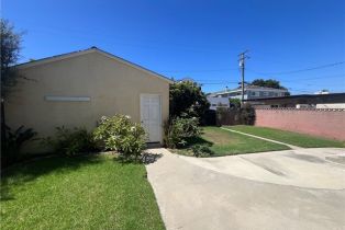 Single Family Residence, 1107 Florida st, Huntington Beach, CA 92648 - 14