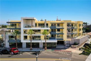 Condominium, 414 Main St., CA  , CA 92648