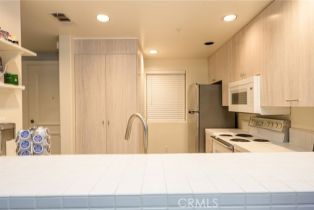 Condominium, 2253 Martin, Irvine, CA 92612 - 8