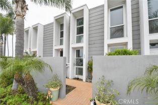 Condominium, 3957 Warner AVE, Huntington Beach, CA  Huntington Beach, CA 92649