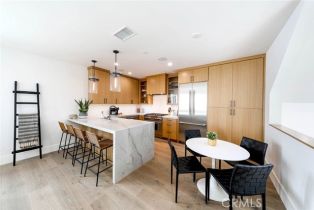 Condominium, 715 Narcissus, Corona Del Mar, CA 92625 - 3