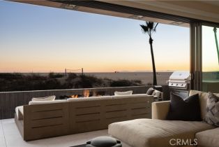 Single Family Residence, 218 Oceanfront, Newport Beach, CA 92661 - 4