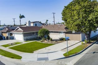 Single Family Residence, 8931 Breakers dr, Huntington Beach, CA 92646 - 2