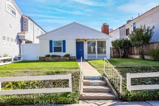 Single Family Residence, 520 12th st, Huntington Beach, CA 92648 - 2