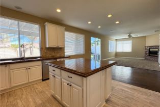 Single Family Residence, 1067 Winthrop dr, Corona, CA 92882 - 10