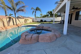 Single Family Residence, 1067 Winthrop dr, Corona, CA 92882 - 35