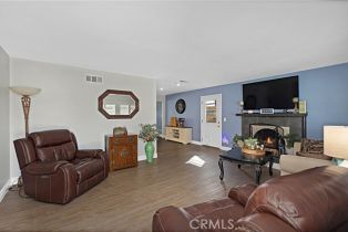 Single Family Residence, 17612 Wrightwood ln, Huntington Beach, CA 92649 - 4