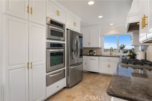 Single Family Residence, 2621 Vista Ornada, Newport Beach, CA 92660 - 18