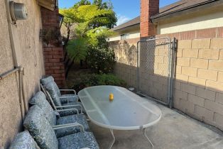 Single Family Residence, 17332 GOLDENWEST st, Huntington Beach, CA 92647 - 11