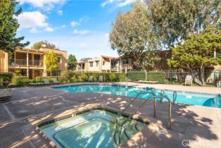 Condominium, 13722 Red Hill AVE, Tustin, CA  Tustin, CA 92780