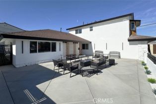 Single Family Residence, 19341 Pitcairn ln, Huntington Beach, CA 92646 - 4