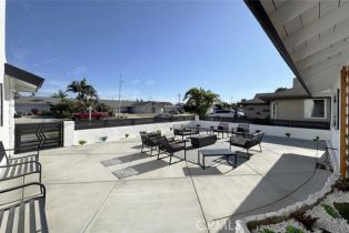 Single Family Residence, 19341 Pitcairn ln, Huntington Beach, CA 92646 - 5