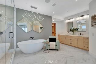 Condominium, 221 Carnation ave, Corona Del Mar, CA 92625 - 11