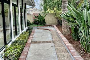 Single Family Residence, 10162 Cliff dr, Huntington Beach, CA 92646 - 4