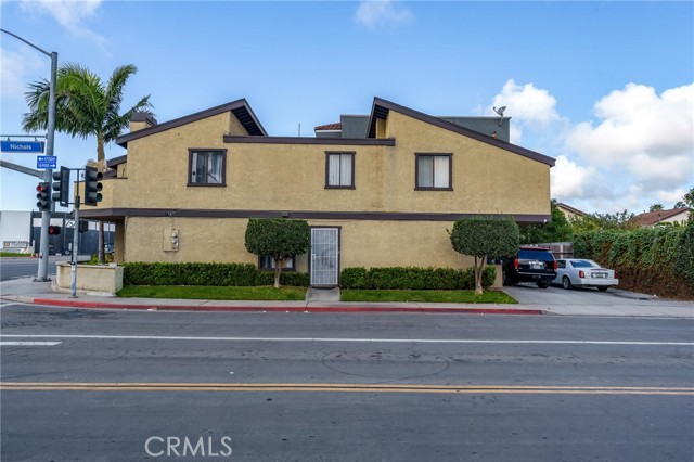 Residential Income, 7611 Warner ave, Huntington Beach, CA 92647 - 1