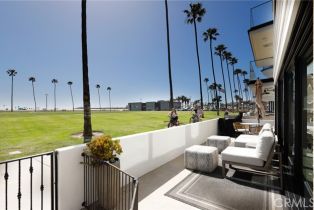 Residential Income, 916 Oceanfront, Newport Beach, CA 92661 - 5