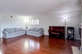 Condominium, 1745 Holly dr, Glendale, CA 91206 - 2