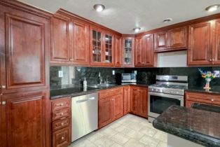 Condominium, 1745 Holly dr, Glendale, CA 91206 - 9