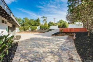 Single Family Residence, 1728 Mission rd, Fallbrook, CA 92028 - 4