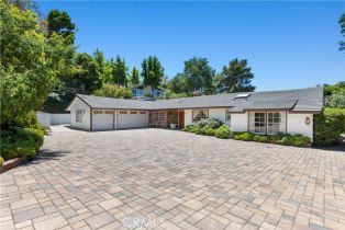 Single Family Residence, 38 Chuckwagon RD, Rolling Hills, CA  Rolling Hills, CA 90274