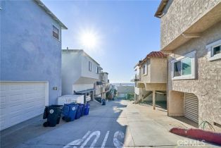 , 228 32nd st, Manhattan Beach, CA 90266 - 7