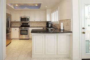 Condominium, 110 Prospect ave, Redondo Beach, CA 90277 - 9