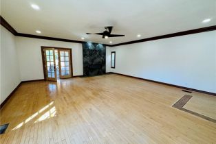 Single Family Residence, 3821 Elm ave, Long Beach, CA 90807 - 4