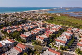 Condominium, 19296 Champion LN, Huntington Beach, CA  Huntington Beach, CA 92648