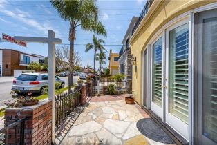 Single Family Residence, 113 5th st, Seal Beach, CA 90740 - 9