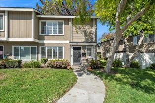 Condominium, 17681 Newland St, Huntington Beach, CA  Huntington Beach, CA 92647