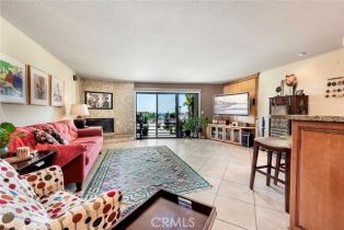 Condominium, 3811  E Livingston DR, Long Beach, CA  Long Beach, CA 90803