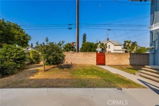 Single Family Residence, 690 Palmyra ave, Orange, CA 92868 - 25