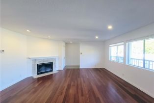 Condominium, 923 Ocean blvd, Long Beach, CA 90802 - 4