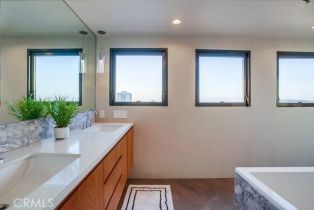 Condominium, 100 5th st, Long Beach, CA 90802 - 26