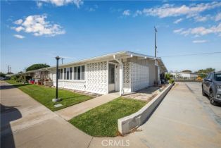 Condominium, 1232 Golden Rain RD, Seal Beach, CA  Seal Beach, CA 90740