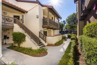 Condominium, 123  S Cross Creek RD, Orange, CA  Orange, CA 92869