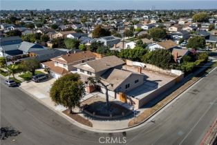 Single Family Residence, 9451 Hyannis Port dr, Huntington Beach, CA 92646 - 4