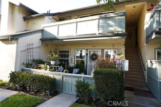 Condominium, 18272 Parkview LN, Huntington Beach, CA  Huntington Beach, CA 92648