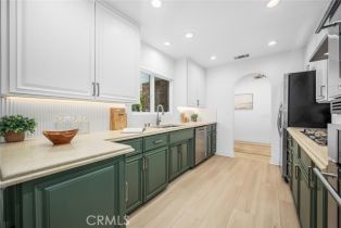 Single Family Residence, 3713 Royal Woods dr, Sherman Oaks, CA 91403 - 11