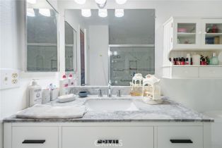 Condominium, 700 La Veta ave, Orange, CA 92868 - 4